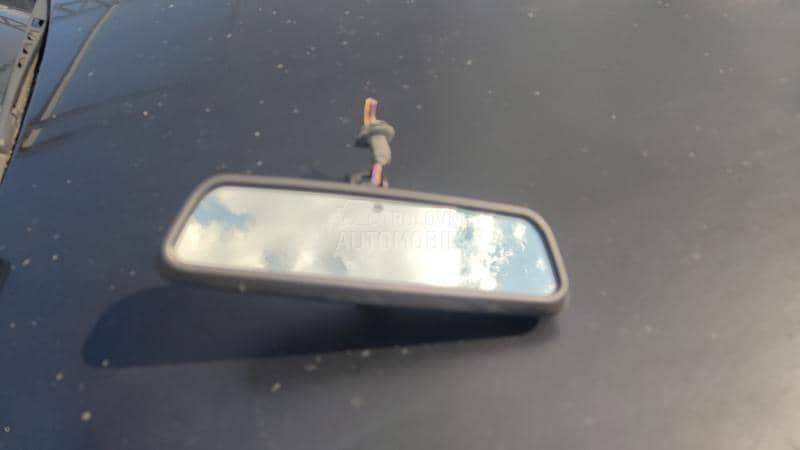 Retrovizor sa senzorom