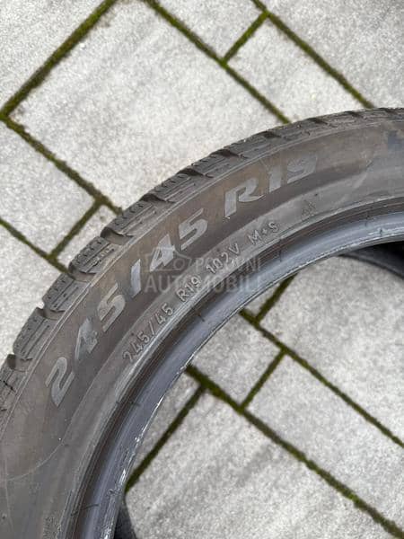 Pirelli 245/45 R19 Zimska