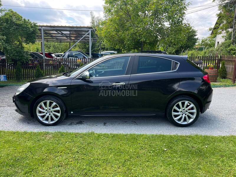 Alfa Romeo Giulietta 1.6Jtdm / N.A.V.I