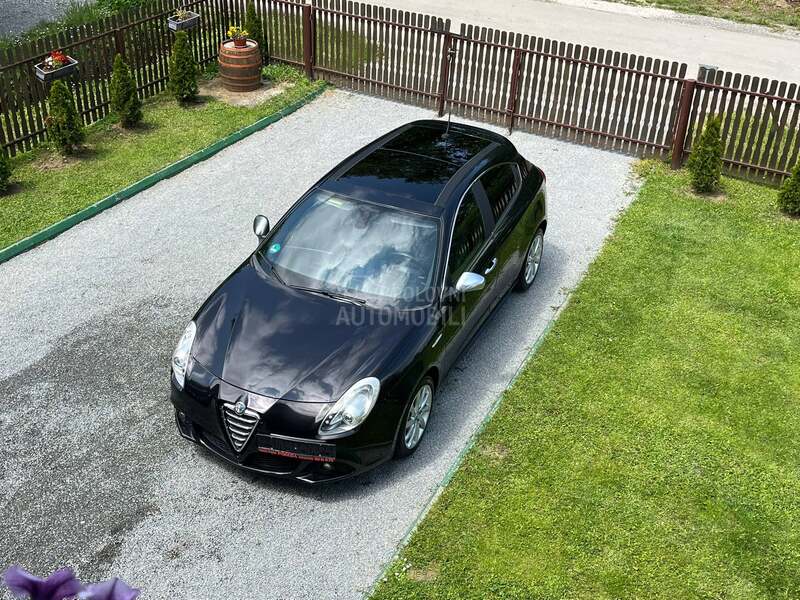 Alfa Romeo Giulietta 1.6Jtdm / N.A.V.I