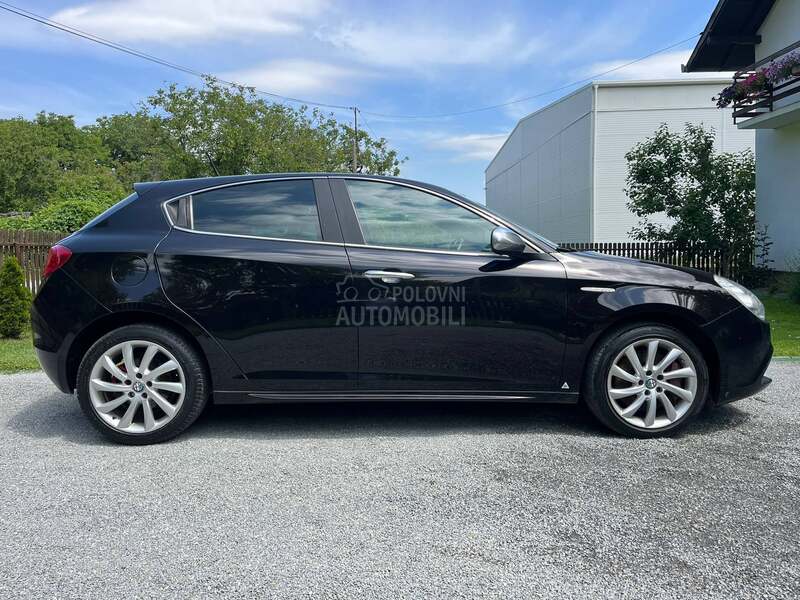 Alfa Romeo Giulietta 1.6Jtdm / N.A.V.I