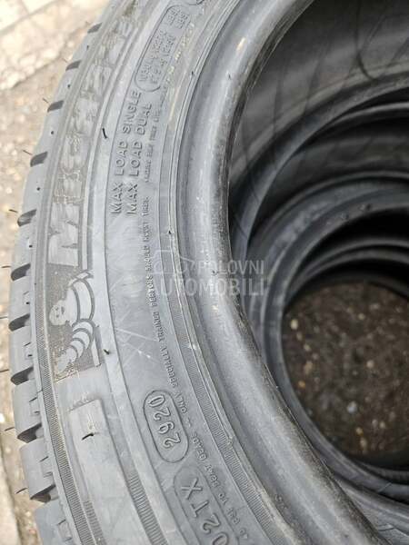 Michelin 215/60 R17 Letnja