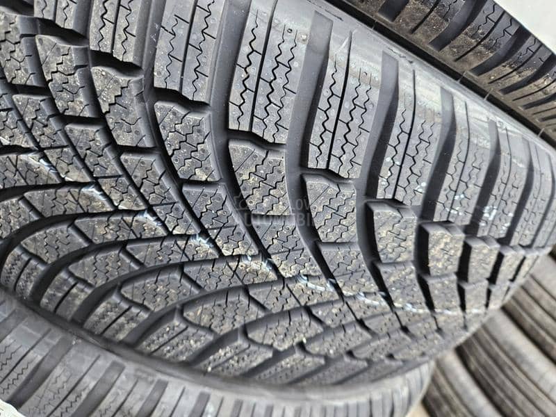 Bridgestone 215/45 R20 Sve sezone