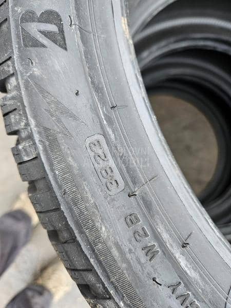 Bridgestone 215/45 R20 Sve sezone