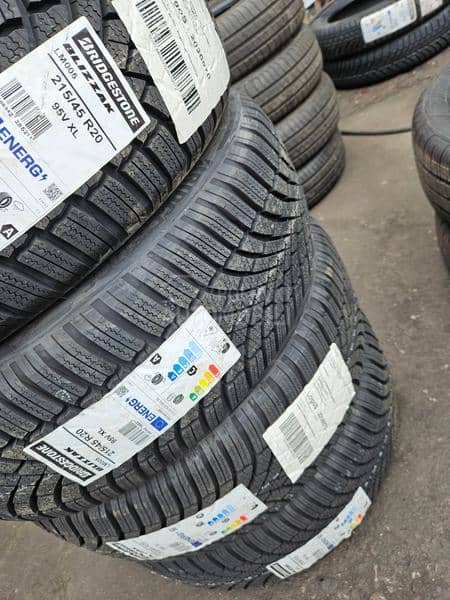 Bridgestone 215/45 R20 Sve sezone