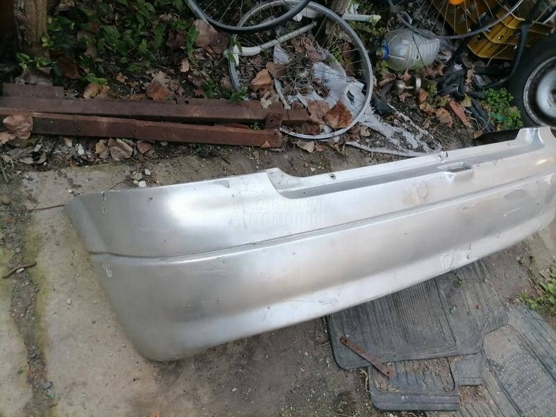 Zadnji branik za hadzek