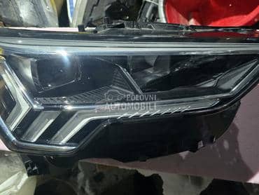 desni far za Audi Q3