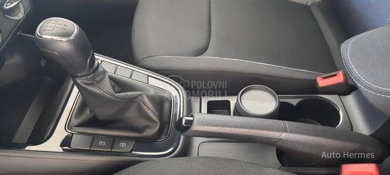 Škoda Fabia Essence PLUS 1,0 MPI