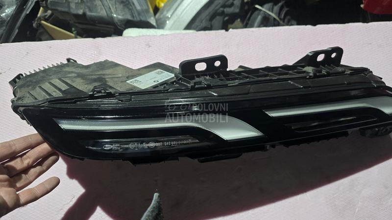 desni led far g70 i7