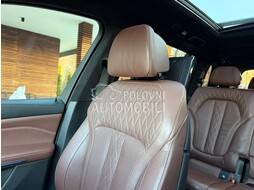 BMW X7 M50d xDrive slika 17