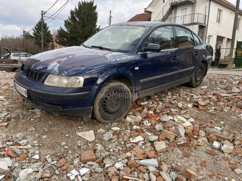 Volkswagen Passat B5 1998. god. -  kompletan auto u delovima