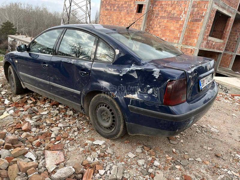 Volkswagen Passat B5 1998. god. -  kompletan auto u delovima