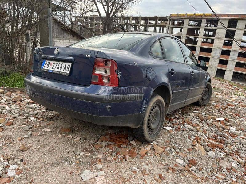 Volkswagen Passat B5 1998. god. -  kompletan auto u delovima