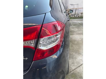 Stop svetla i stop lampe za Citroen C4 od 2011. do 2017. god.