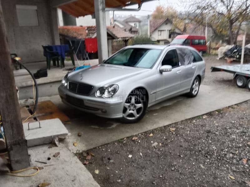 Mercedes Benz C Klasa -  kompletan auto u delovima