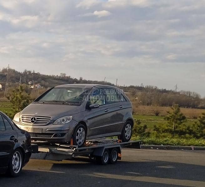 Mercedes Benz B Klasa -  kompletan auto u delovima