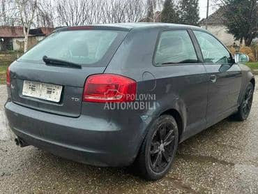 Branik zadnji sivi 8P za Audi A3 od 2008. do 2013. god.