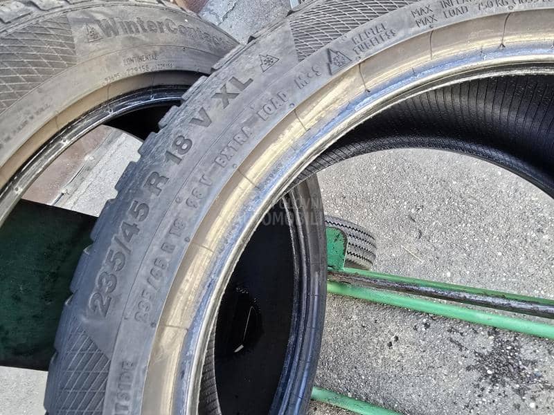 Continental 235/45 R18 Zimska
