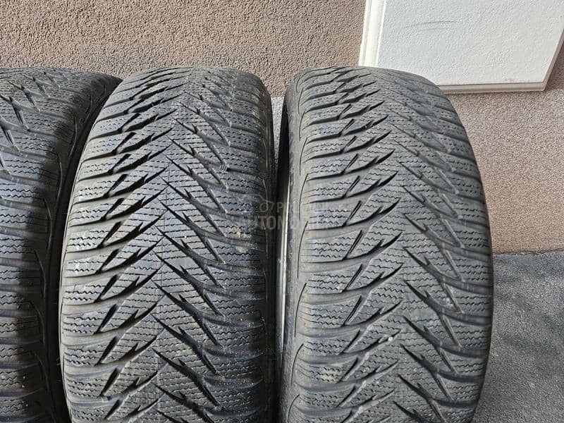 Goodyear 195/55 R16 Zimska
