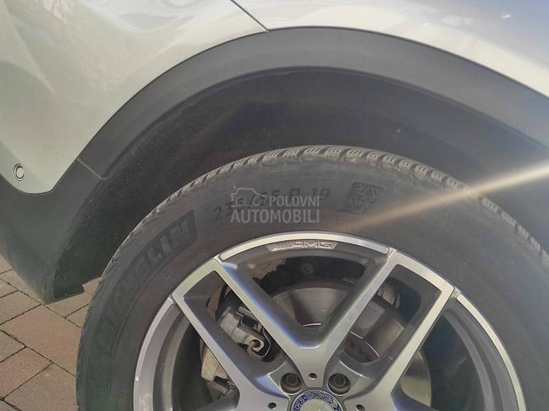 Mercedes Benz GLC 250 Kupljen nov u Srbiji