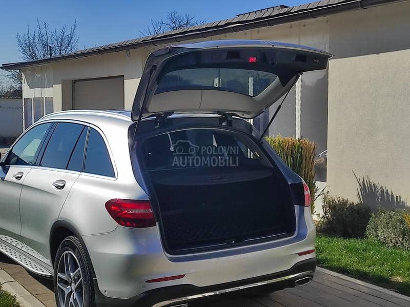 Mercedes Benz GLC 250 Kupljen nov u Srbiji