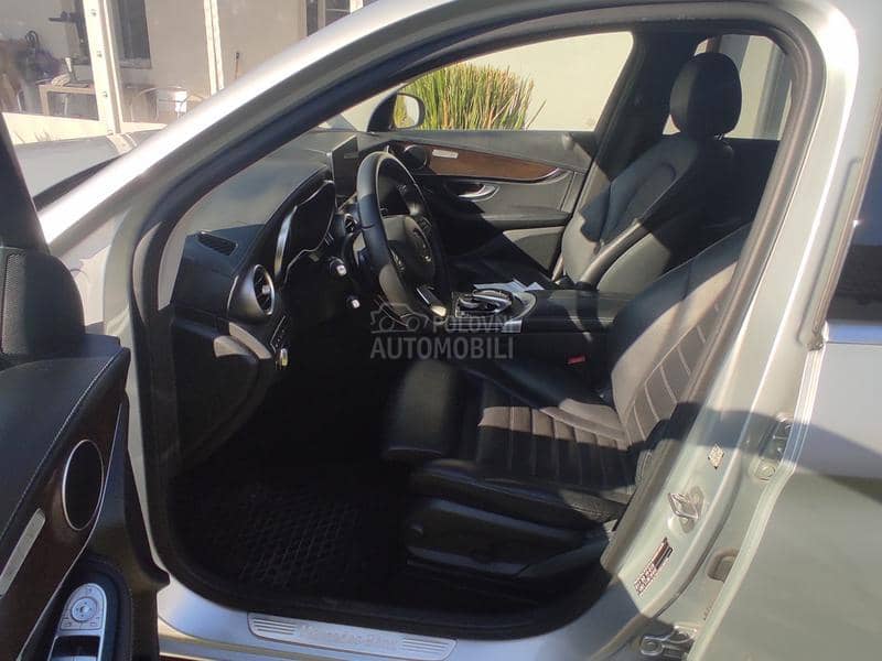Mercedes Benz GLC 250 Kupljen nov u Srbiji