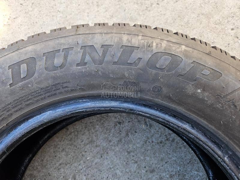 Dunlop 215/65 R16 Zimska