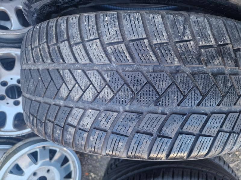 Vredestein 265/40 R22 Zimska