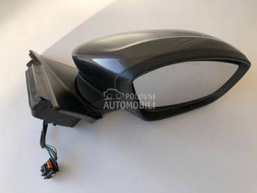 Desni retrovizor za Peugeot 208 od 2020. do 2024. god.
