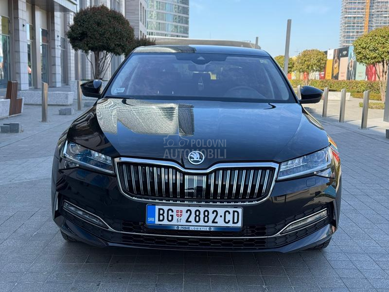 Škoda Superb LAUREN KLEMENT