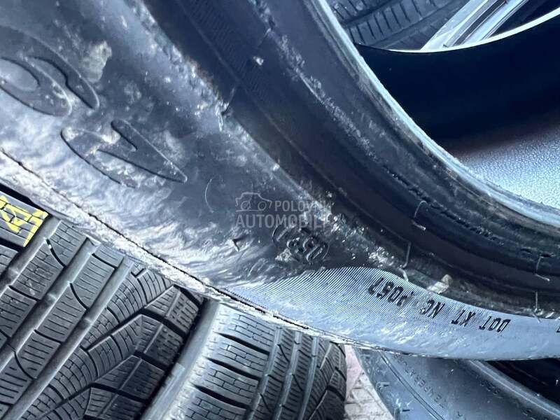 Pirelli 295/35 R21 Letnja