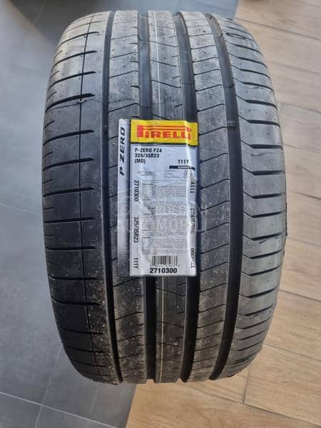 Pirelli 325/35 R23 Letnja