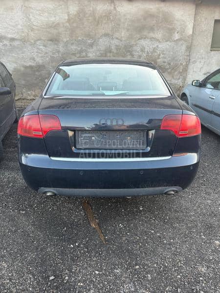 Audi A4 2004. god. -  kompletan auto u delovima