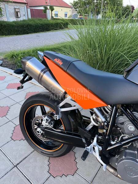 KTM Super duke 990 rest