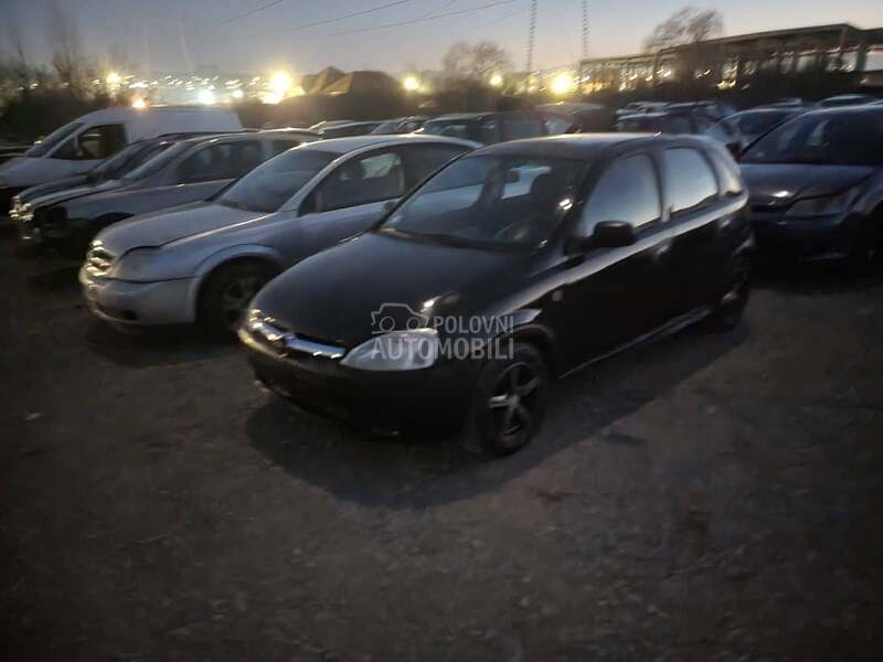 Opel Corsa C 1.0xe 2002. god. -  kompletan auto u delovima