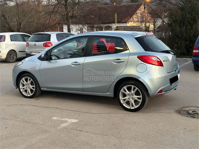 Mazda 2 