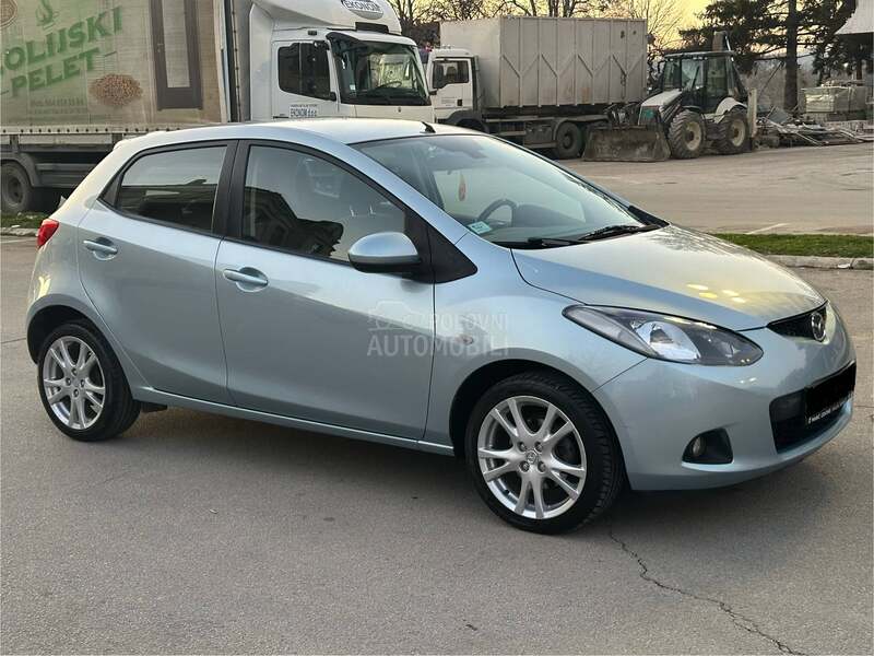 Mazda 2 
