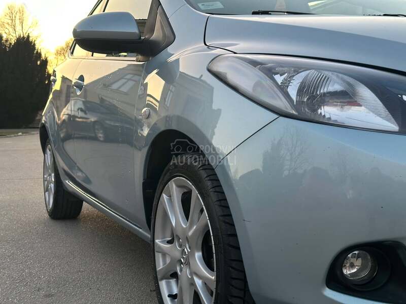 Mazda 2 