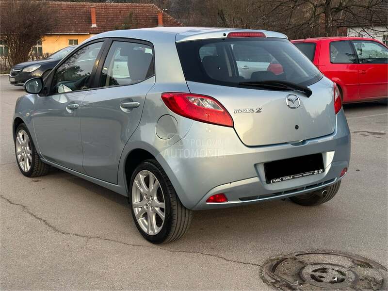Mazda 2 