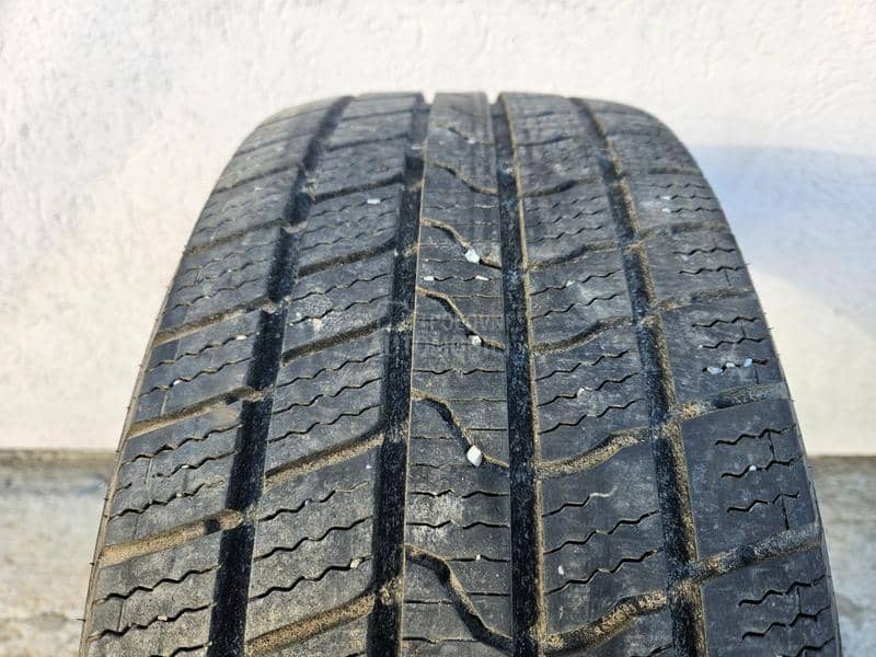 Ostalo 215/45 R16 Zimska