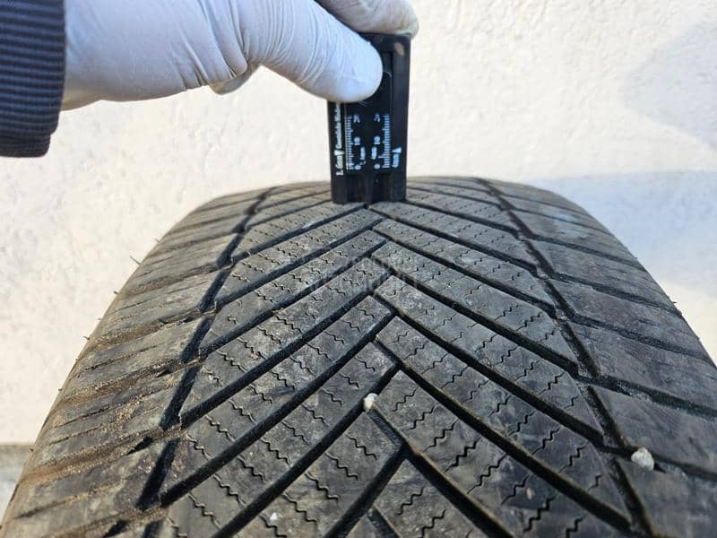 Minerva 215/45 R16 Sve sezone