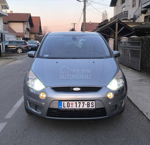 Ford S-Max titanium