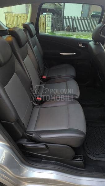 Ford S-Max titanium