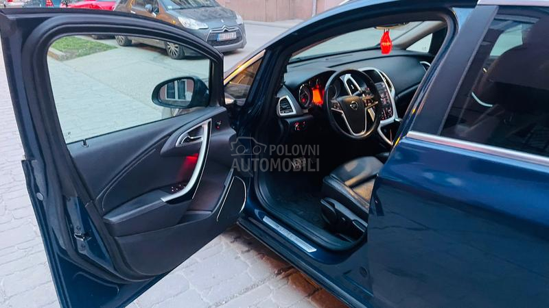 Opel Astra J Sport Tourer
