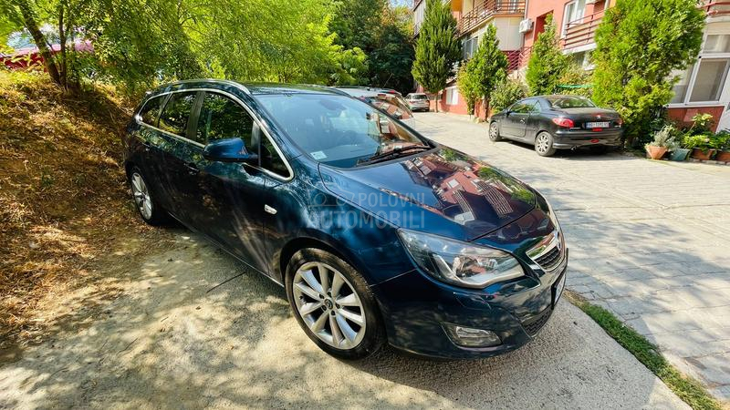 Opel Astra J Sport Tourer