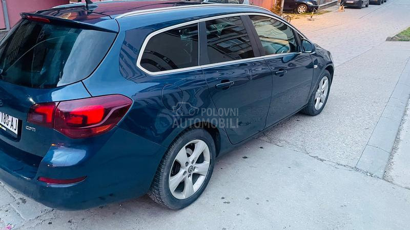 Opel Astra J Sport Tourer