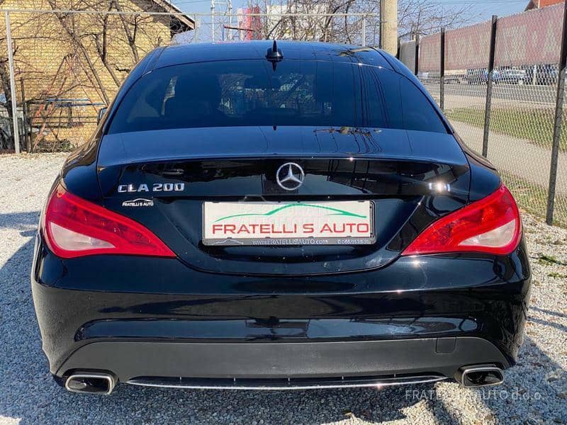 Mercedes Benz CLA 200 MESECNO RATA 243e