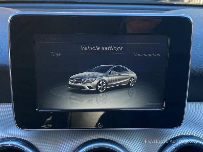 Mercedes Benz CLA 200 MESECNO RATA 243e