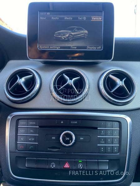 Mercedes Benz CLA 200 MESECNO RATA 243e