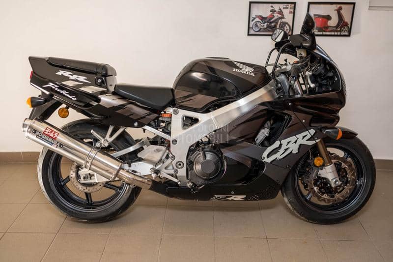 Honda CBR 900 RR SC 28 BLACK